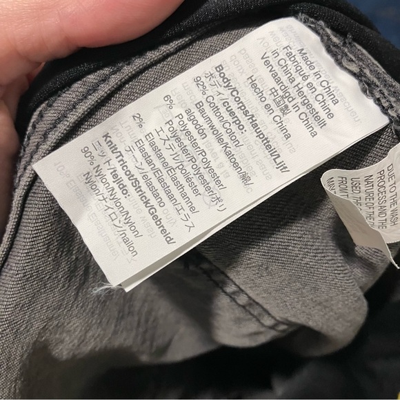 Madewell Maternity Over-the-Belly Skinny Jeans in Black Sea - Picture 13 of 13